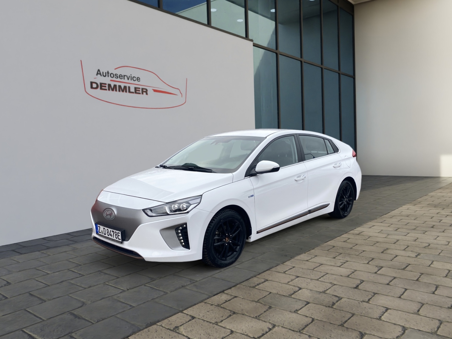 Hyundai IONIQ Style, Navi, LED, R.Kamera, ACC, Winter-p., Climatronic, polar white / sol (weiss)