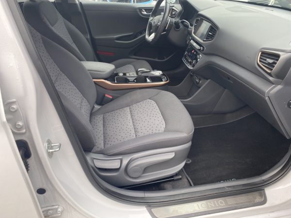 Hyundai IONIQ Style, Navi, LED, R.Kamera, ACC, Winter-p., Climatronic, polar white / sol (weiss) – Bild 9