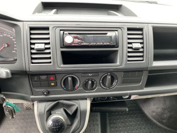 VW T6 Kombi 2.0 TDI lang, Klima, Einparkhilfe, reflexsilber metallic – Bild 8