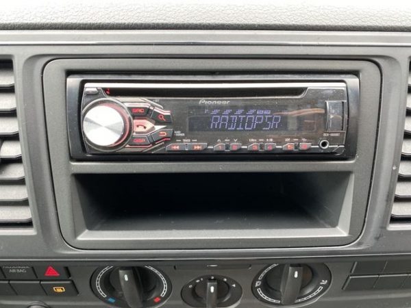VW T6 Kombi 2.0 TDI lang, Klima, Einparkhilfe, reflexsilber metallic – Bild 11