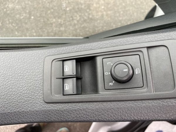 VW T6 Kombi 2.0 TDI lang, Klima, Einparkhilfe, reflexsilber metallic – Bild 14