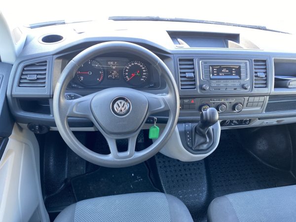 VW T6 Kombi 2.0 TDI, Klima, 2x Schiebetür, Sitzheizung, PDC, candy-weiß – Bild 6