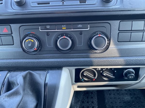 VW T6 Kombi 2.0 TDI, Klima, 2x Schiebetür, Sitzheizung, PDC, candy-weiß – Bild 13