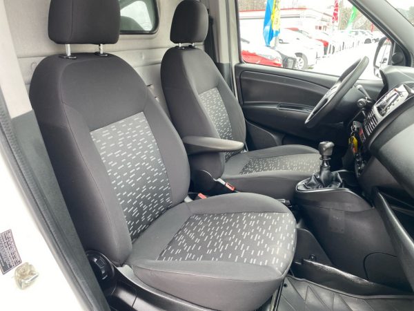Opel Combo D Kasten L2 2,4t 1.6 CDTI , Klima, NSW, polarweiss – Bild 9