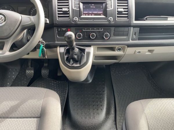 VW T6 Kombi Klima, PDC, 2x Schiebetür, Glasdach, deep black perleffekt (schwarz) – Bild 14