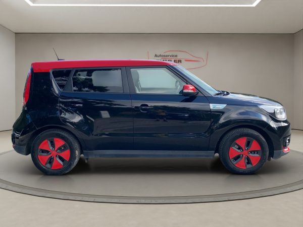 Kia Soul EV, (abr) cassisschwarz (dach:rot) – Bild 4