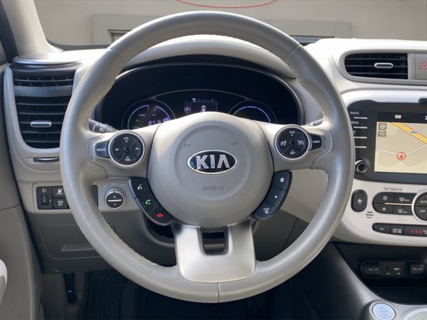 Kia Soul EV, (abr) cassisschwarz (dach:rot) – Bild 10