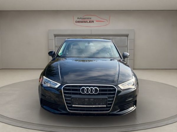 Audi A3 Xenon, Klimaautomatik, Parksensoren, brillantschwarz – Bild 2