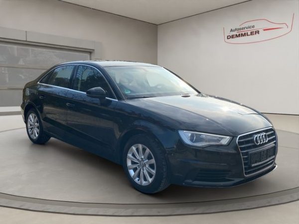 Audi A3 Xenon, Klimaautomatik, Parksensoren, brillantschwarz – Bild 3