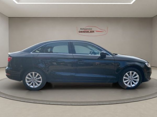 Audi A3 Xenon, Klimaautomatik, Parksensoren, brillantschwarz – Bild 4