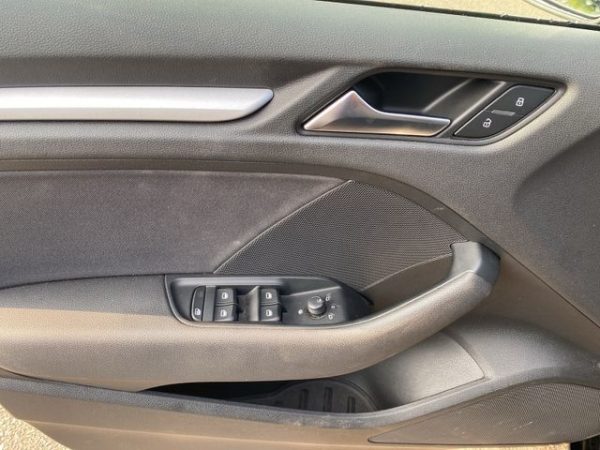 Audi A3 Xenon, Klimaautomatik, Parksensoren, brillantschwarz – Bild 11