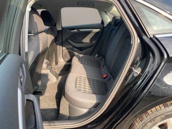 Audi A3 Xenon, Klimaautomatik, Parksensoren, brillantschwarz – Bild 12