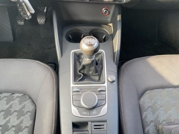 Audi A3 Xenon, Klimaautomatik, Parksensoren, brillantschwarz – Bild 14
