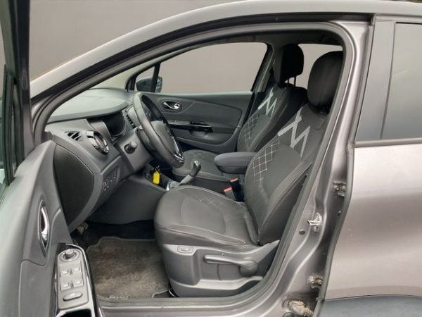 Renault Captur Luxe, Navi, Climatronic, Tempomat, Sitzh., PDC, grau kng + schwarz gne – Bild 9
