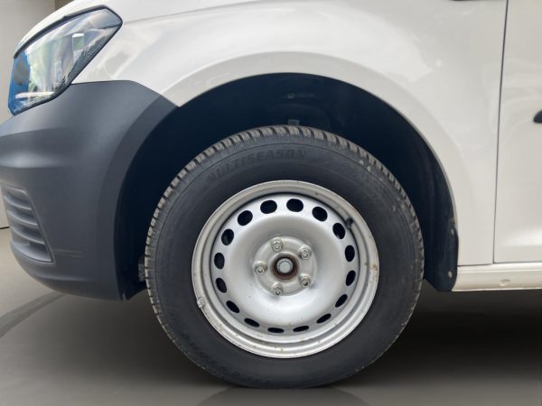 VW Caddy Maxi, Klima, AHK, Tempomat, PDC, Regalsystem, candy-weiß – Bild 17