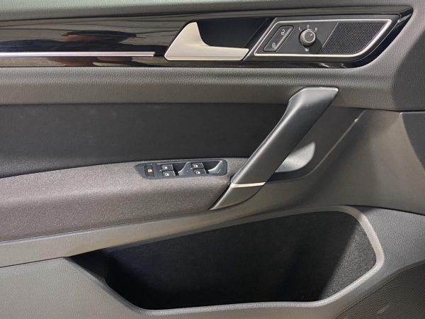 VW Golf Sportsvan VII Highline, Xenon, Climatronic, Sitzheizung, PDC, limestone grey metallic (grau) – Bild 15