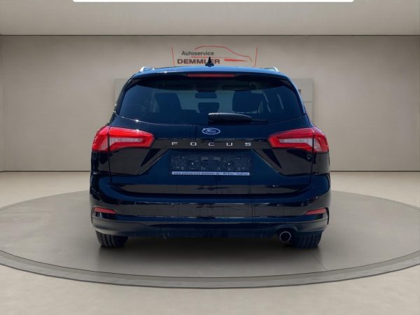 Ford Focus Cool+Connect, Climatronic, NAVI, Tempomat, Winter-P., iridium-schwarz metallic – Bild 6