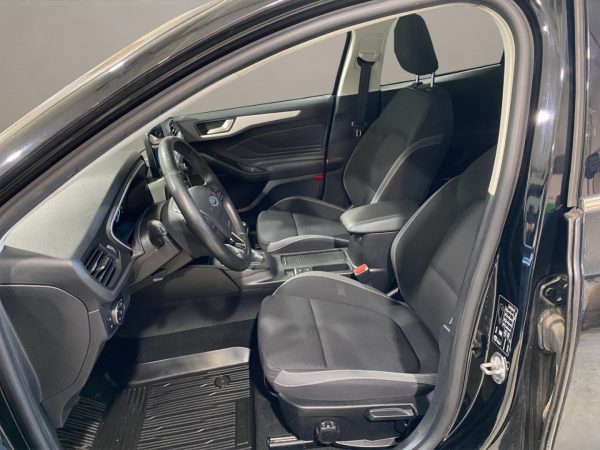 Ford Focus Cool+Connect, Climatronic, NAVI, Tempomat, Winter-P., iridium-schwarz metallic – Bild 9