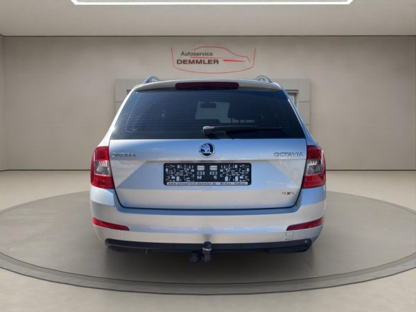 Skoda Octavia Combi 4x4,Climatronic,AHK,Tempomat,Parksensoren, brilliant-silber metallic – Bild 6