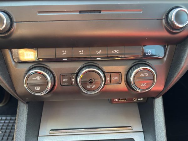 Skoda Octavia Combi 4x4,Climatronic,AHK,Tempomat,Parksensoren, brilliant-silber metallic – Bild 14