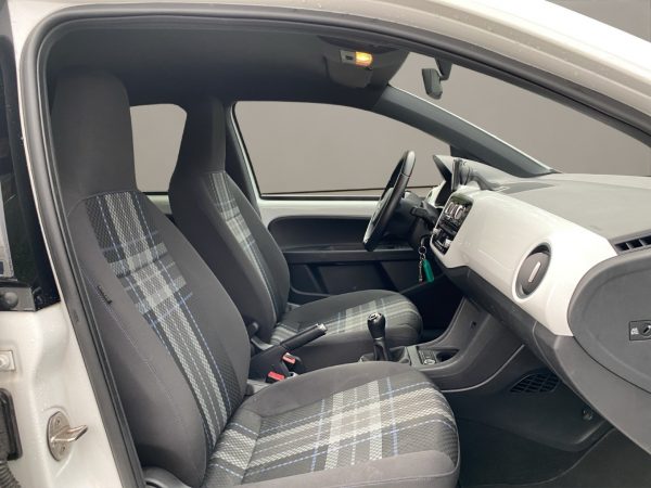 VW up! club 1.0, Klimaanlage, Navi, Radio MP3, pure white (weiss) – Bild 16