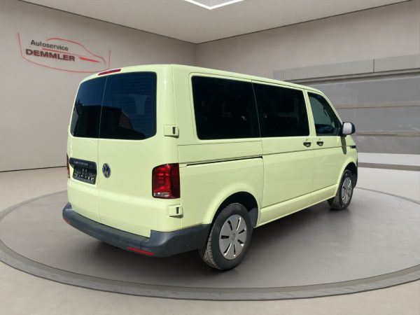 VW Transporter T6.1,2.0 TDI EU6d, 9-Sitzer, Klima, Berganfahrhilfe, gruen – Bild 5