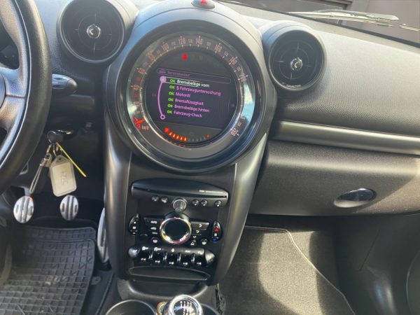 MINI Cooper SD Countryman 4x4,Navi,Xenon,Sitzheizung,Tempomat,Climatronic, absolute black metallic  (schwarz) – Bild 12