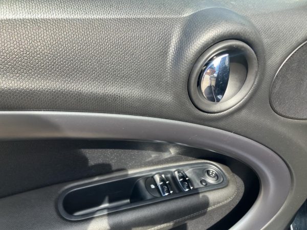 MINI Cooper SD Countryman 4x4,Navi,Xenon,Sitzheizung,Tempomat,Climatronic, absolute black metallic  (schwarz) – Bild 15