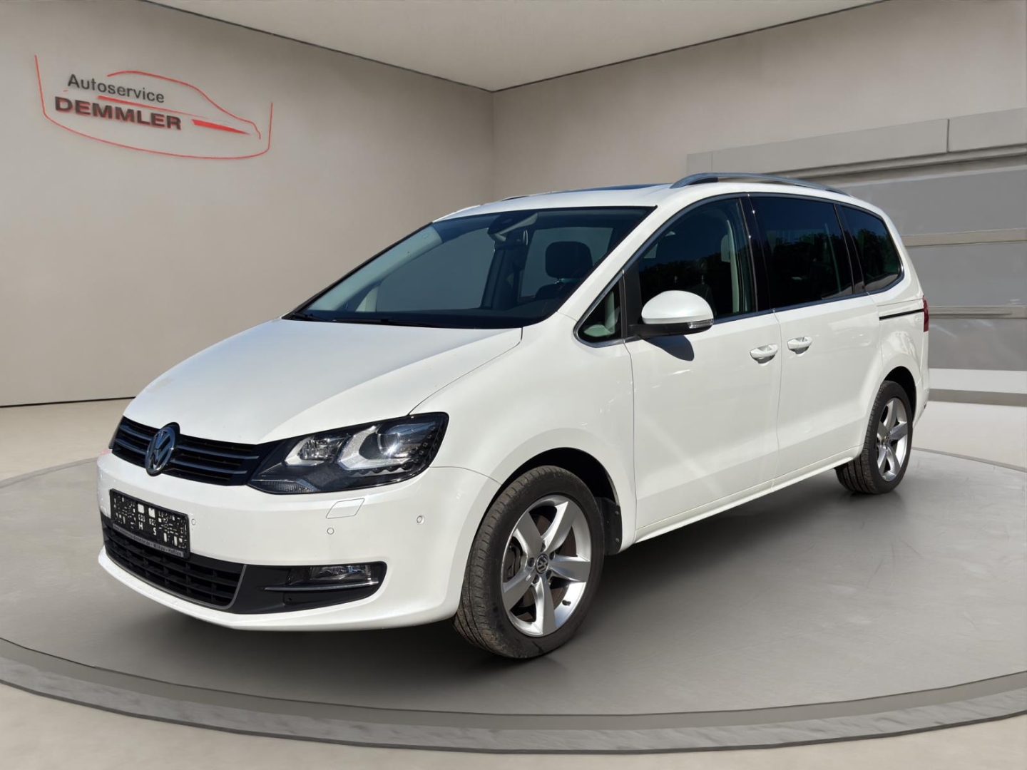 VW Sharan Highline 2.0 TDI,Pano-Dach,Navi,AHK,Winter-Paket, oryxweiß perlmutteffekt