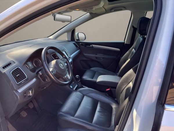 VW Sharan Highline 2.0 TDI,Pano-Dach,Navi,AHK,Winter-Paket, oryxweiß perlmutteffekt – Bild 9