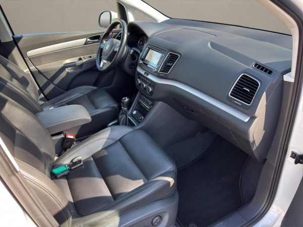 VW Sharan Highline 2.0 TDI,Pano-Dach,Navi,AHK,Winter-Paket, oryxweiß perlmutteffekt – Bild 16