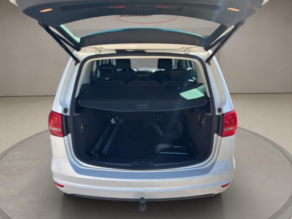 VW Sharan Highline 2.0 TDI,Pano-Dach,Navi,AHK,Winter-Paket, oryxweiß perlmutteffekt – Bild 17