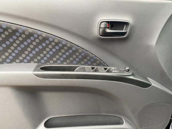 Suzuki Celerio Comfort 1.0, Klima, MP3, Parksensoren,, schwarz – Bild 15