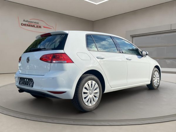 VW Golf VII 1.2 TSI, Climatronic,AHK,Sitzheizung,Parksensoren, pure white (weiss) – Bild 5