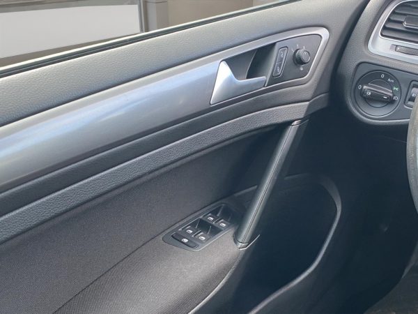 VW Golf VII 1.2 TSI, Climatronic,AHK,Sitzheizung,Parksensoren, pure white (weiss) – Bild 15