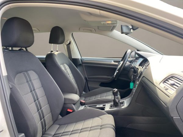 VW Golf VII 1.2 TSI, Climatronic,AHK,Sitzheizung,Parksensoren, pure white (weiss) – Bild 16