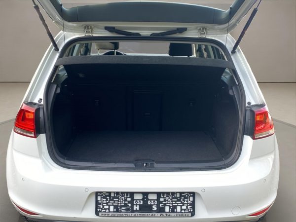 VW Golf VII 1.2 TSI, Climatronic,AHK,Sitzheizung,Parksensoren, pure white (weiss) – Bild 17