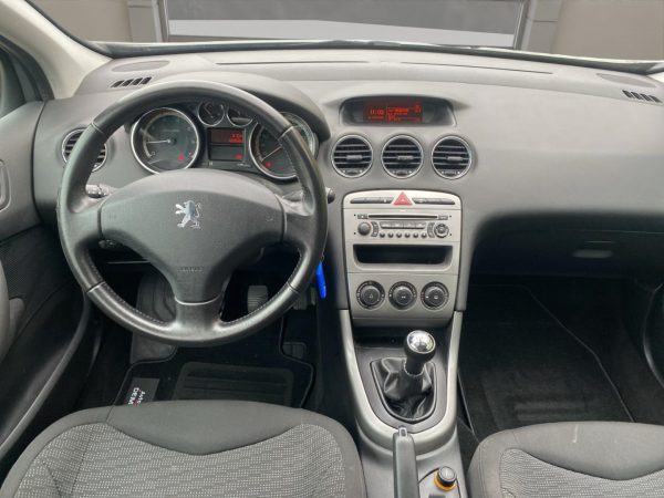 Peugeot 308 SW Sport, Panorama-Dach, Tempomat, Klima, lackierung moondust/metallic-lackierung mit schutzlack (silber) – Bild 11