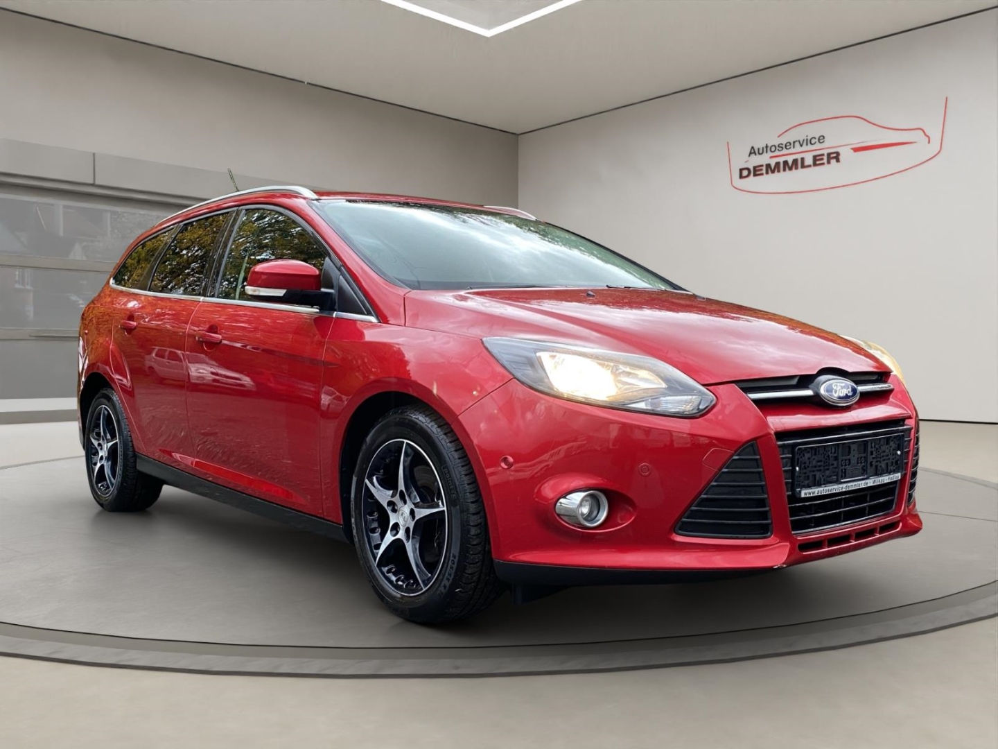 Ford Focus Champions Edition,Navi,Climatronic,Winter-P., candy-rot metallic – Bild 3