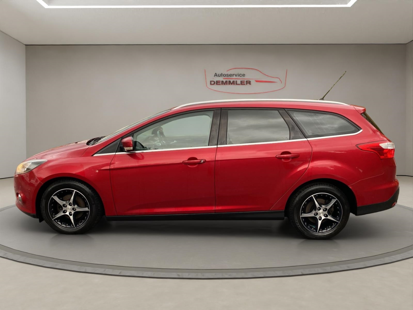 Ford Focus Champions Edition,Navi,Climatronic,Winter-P., candy-rot metallic – Bild 8