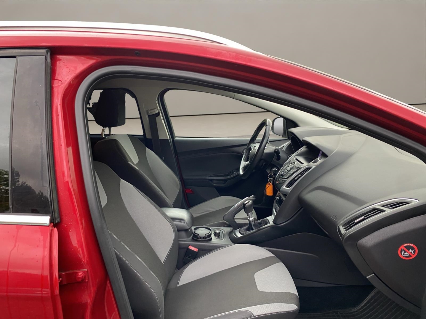 Ford Focus Champions Edition,Navi,Climatronic,Winter-P., candy-rot metallic – Bild 16