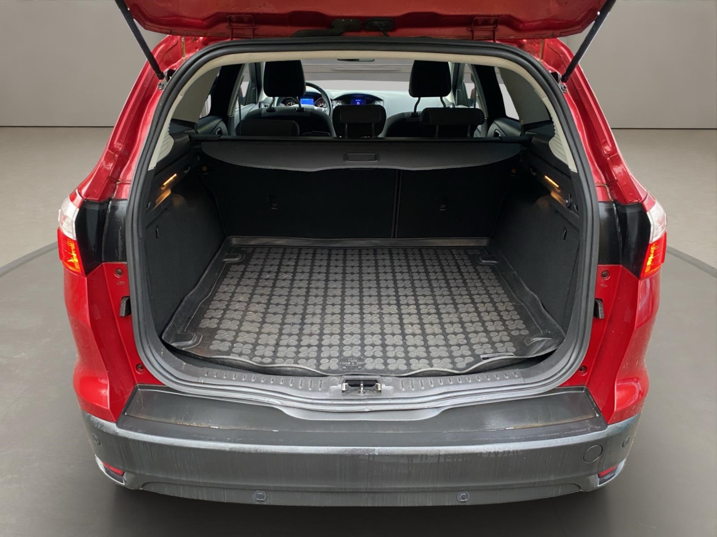 Ford Focus Champions Edition,Navi,Climatronic,Winter-P., candy-rot metallic – Bild 17