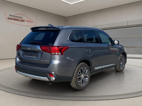 Mitsubishi Outlander Edition+ 4WD,LED,Climatronic,Tempomat,Rückfahrkamera, Sitzheizung, platinum-grau (m) – Bild 5