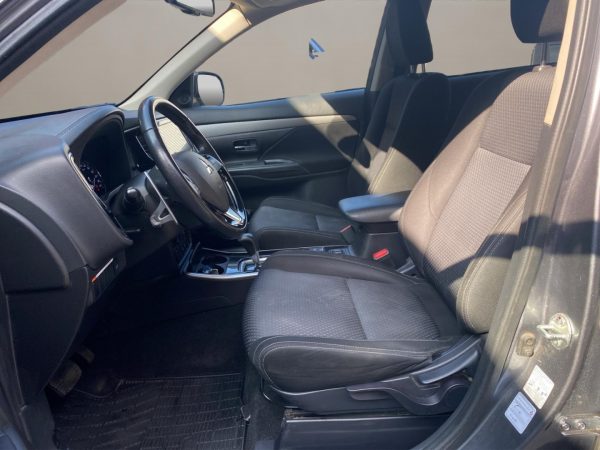 Mitsubishi Outlander Edition+ 4WD,LED,Climatronic,Tempomat,Rückfahrkamera, Sitzheizung, platinum-grau (m) – Bild 9