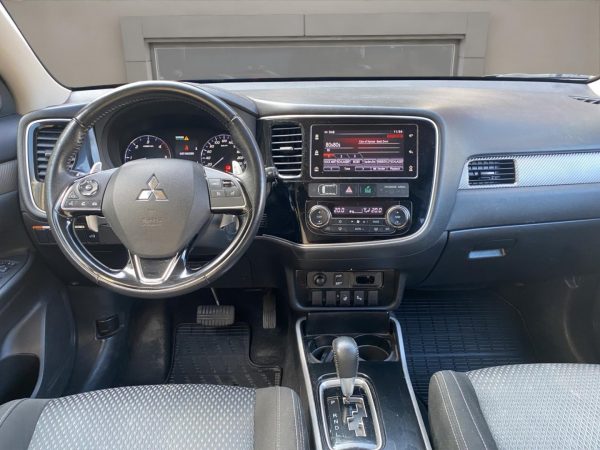 Mitsubishi Outlander Edition+ 4WD,LED,Climatronic,Tempomat,Rückfahrkamera, Sitzheizung, platinum-grau (m) – Bild 11
