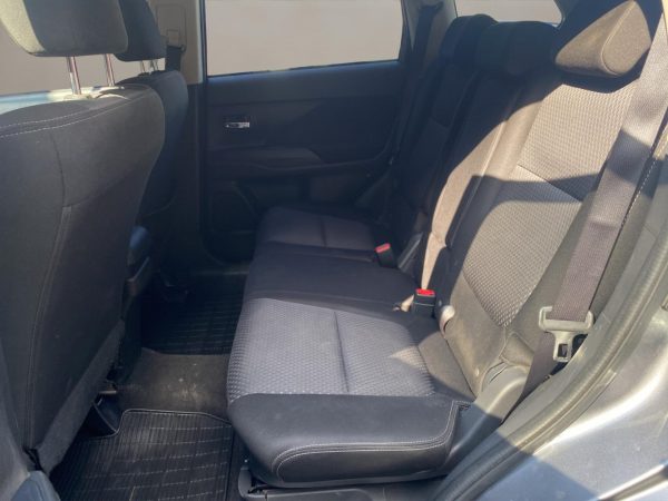 Mitsubishi Outlander Edition+ 4WD,LED,Climatronic,Tempomat,Rückfahrkamera, Sitzheizung, platinum-grau (m) – Bild 12