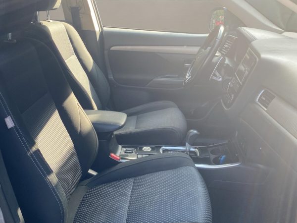Mitsubishi Outlander Edition+ 4WD,LED,Climatronic,Tempomat,Rückfahrkamera, Sitzheizung, platinum-grau (m) – Bild 16