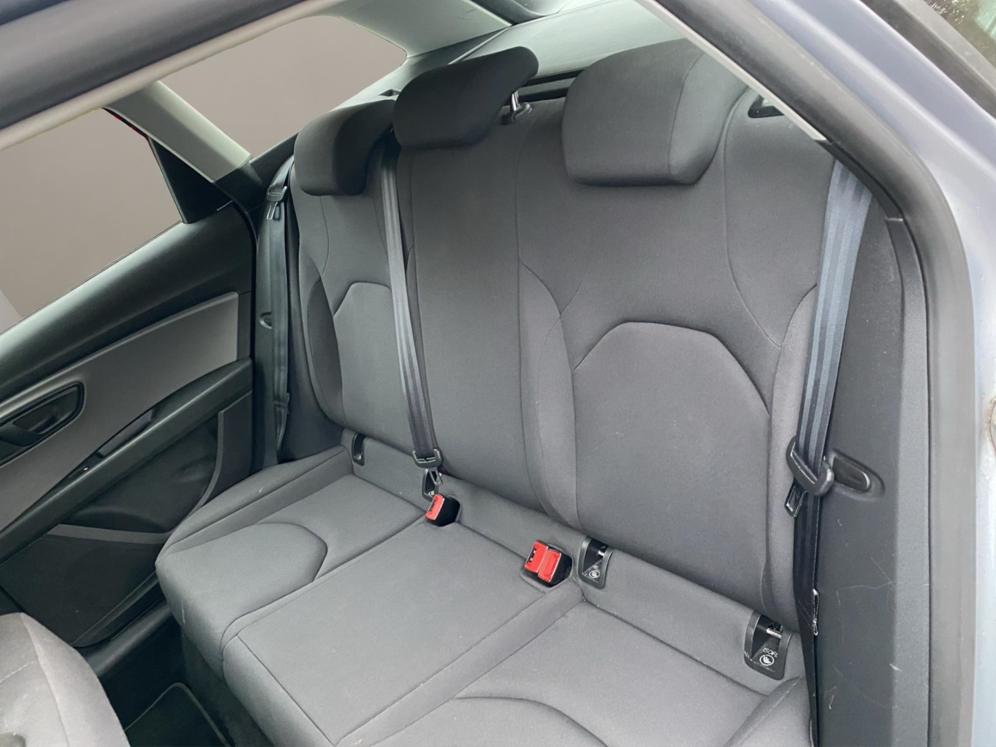 Seat Leon ST, Klimaautomatik, Tempomat, Sitzheizung, PDC, urban silber – Bild 12