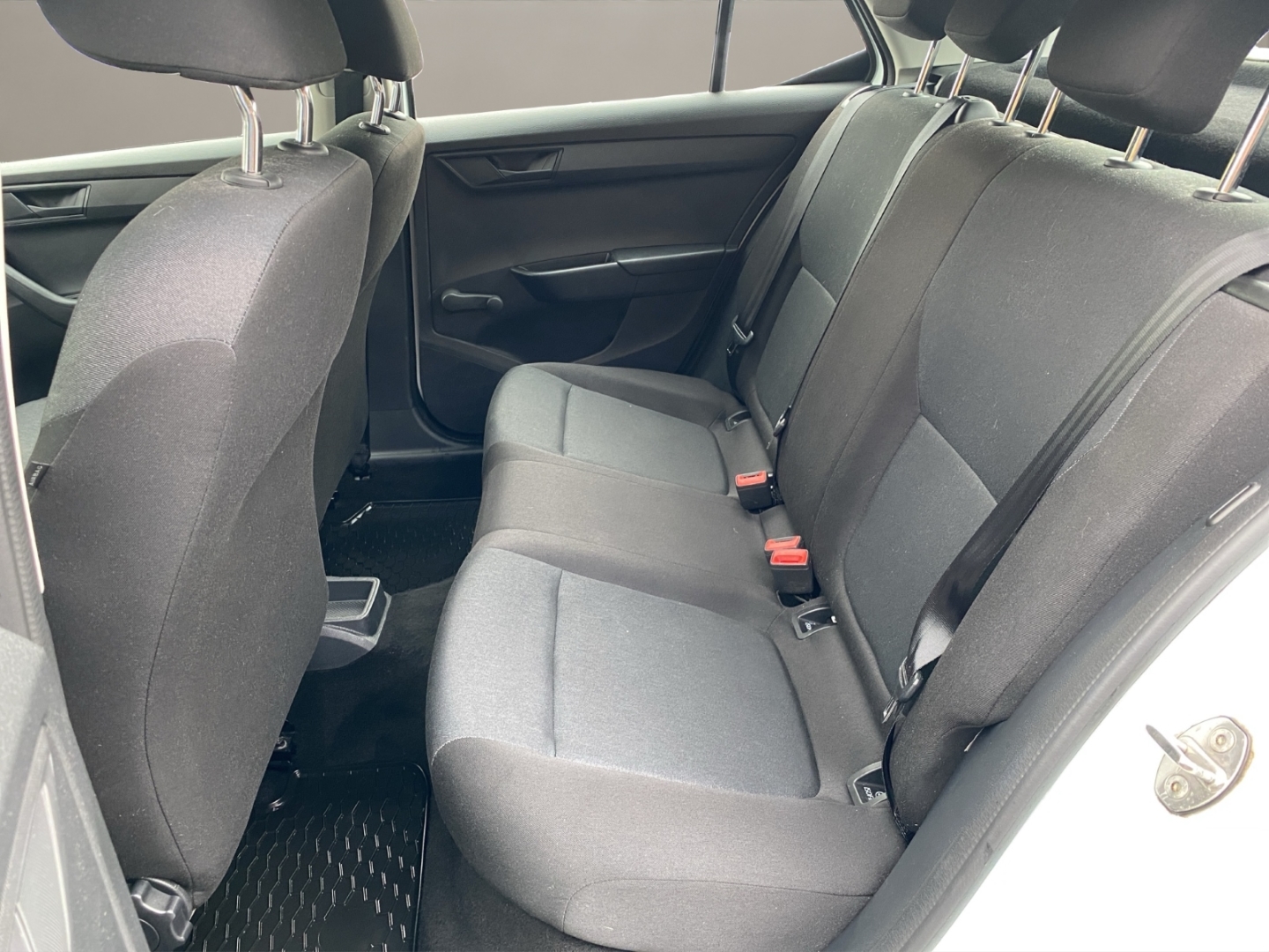 Skoda Fabia Cool Plus, Klimaanlage, Sitzheizung, laser-weiss – Bild 12