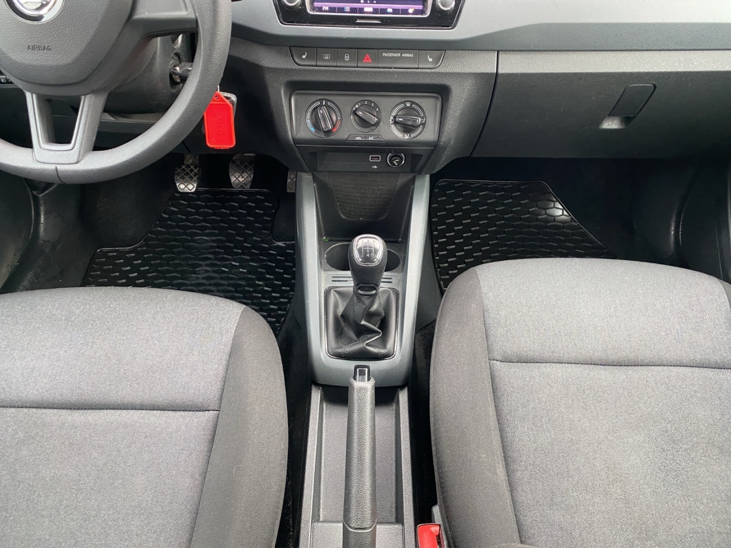 Skoda Fabia Cool Plus, Klimaanlage, Sitzheizung, laser-weiss – Bild 13